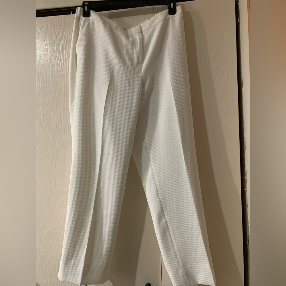 Classic White Women’s Pull on pants